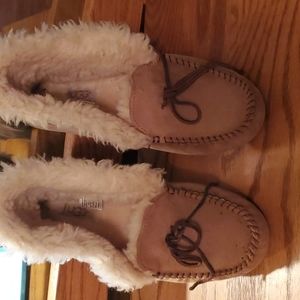 Uggs  Slippers size 9 like new